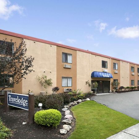 Travelodge By Wyndham Cleveland Lakewood Exteriör bild