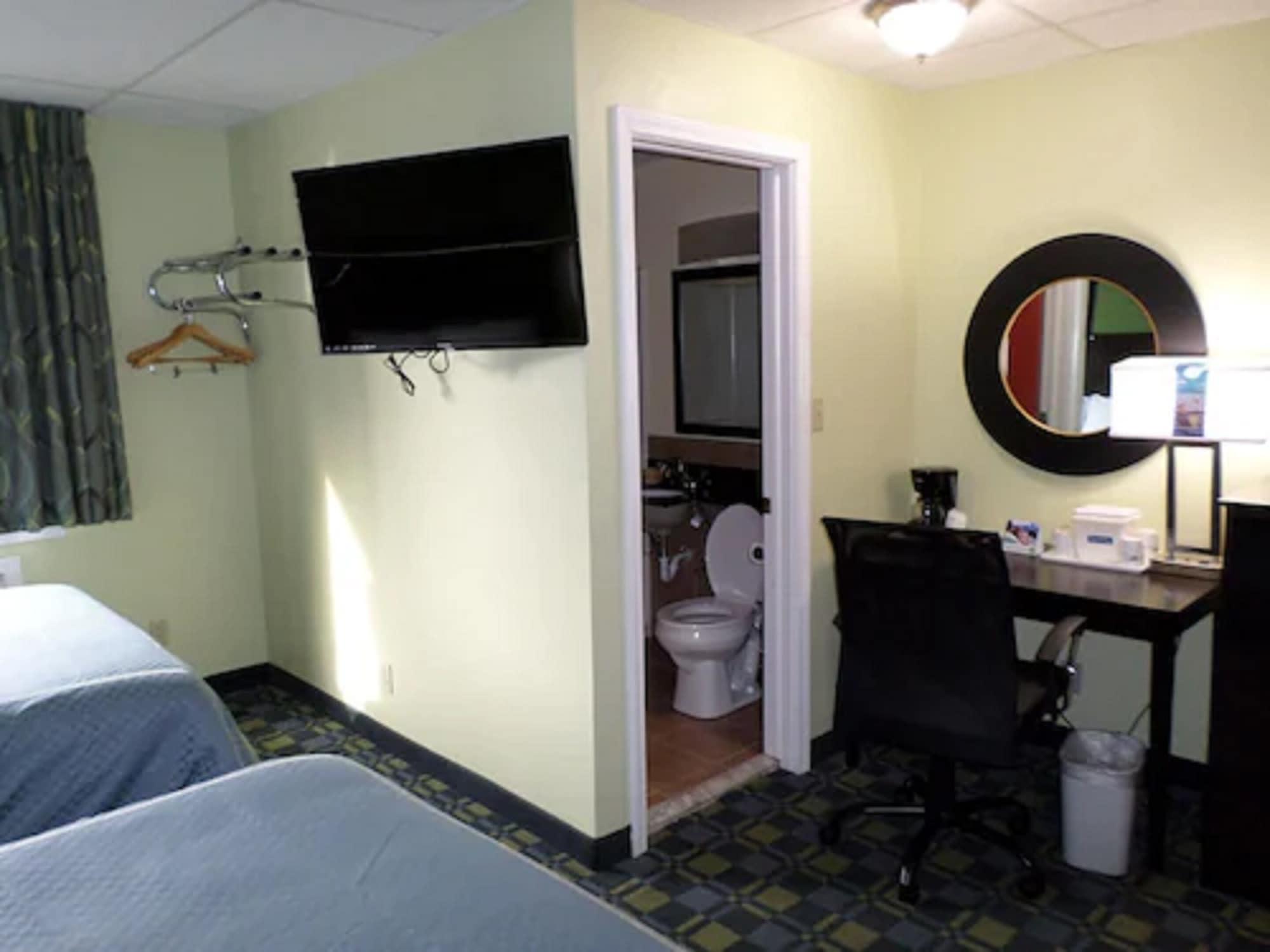 Travelodge By Wyndham Cleveland Lakewood Exteriör bild