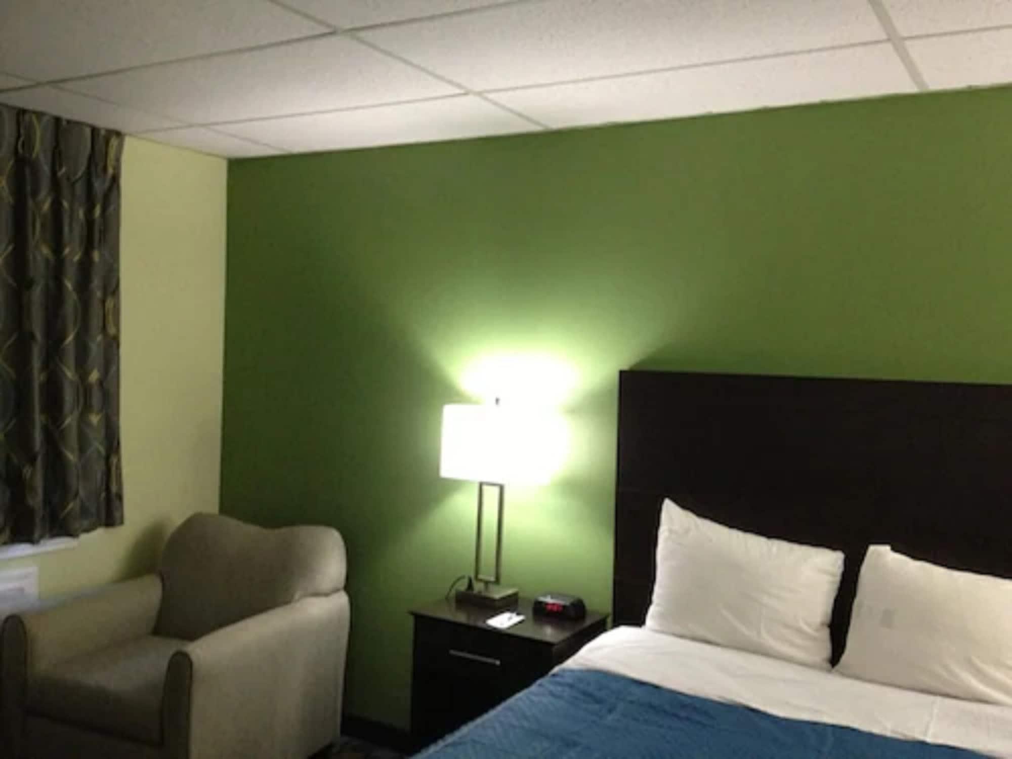 Travelodge By Wyndham Cleveland Lakewood Exteriör bild