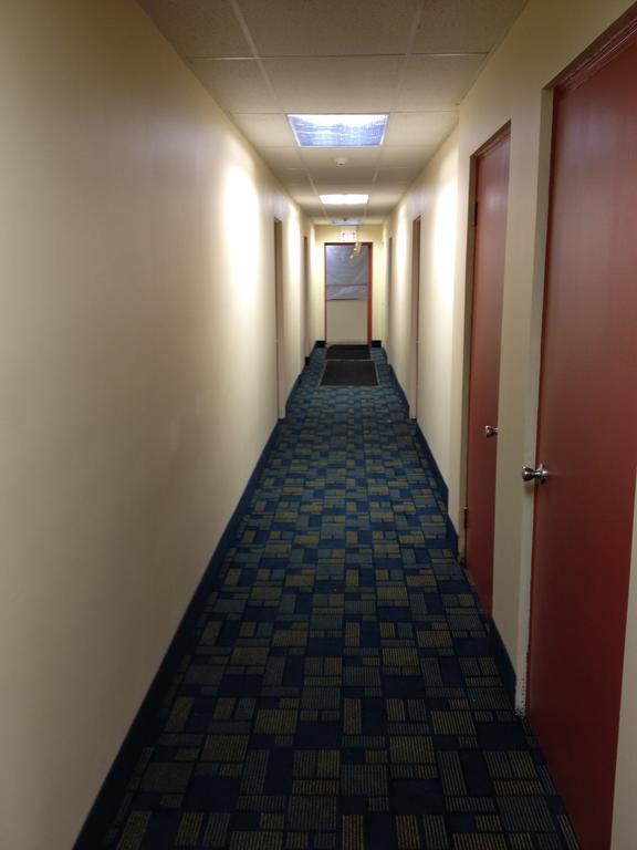 Travelodge By Wyndham Cleveland Lakewood Exteriör bild
